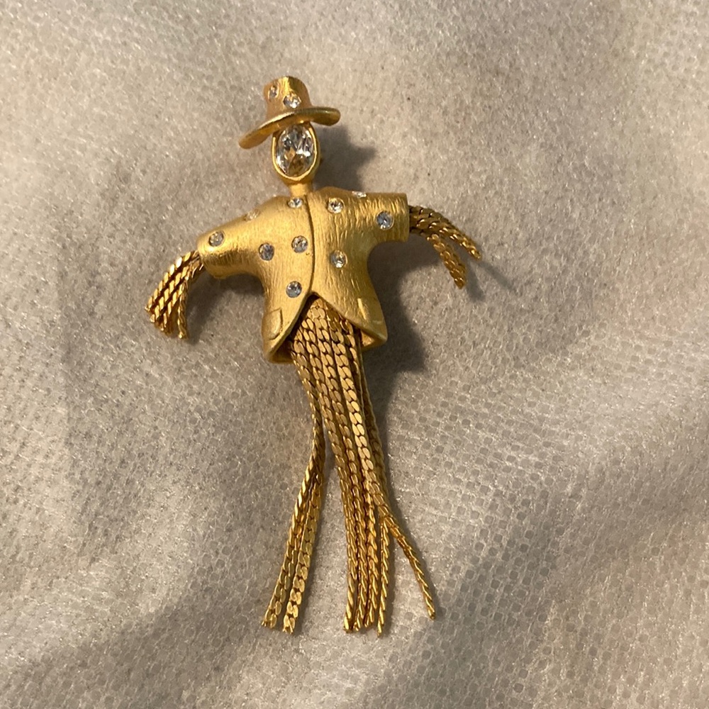 Vintage gold tone scarecrow brooch